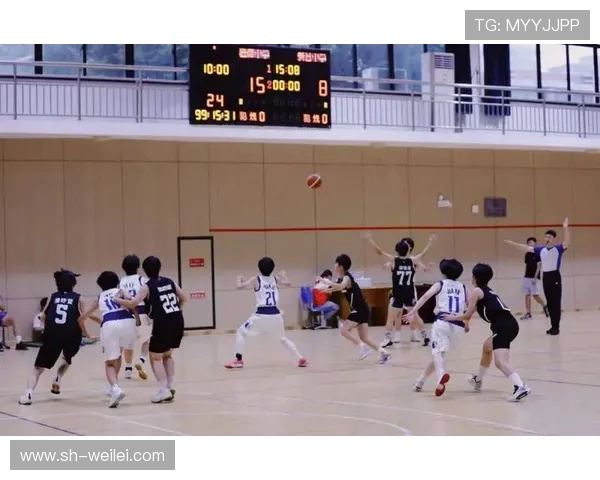 篮球激情燃动青春赛场展现团队拼搏与永不言弃精神 篮球激情燃动青春赛场展现团队拼搏与永不言弃精神