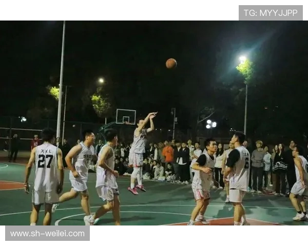 篮球竞技与文化融合:从赛场到街头的热情与挑战 篮球竞技与文化融合:从赛场到街头的热情与挑战