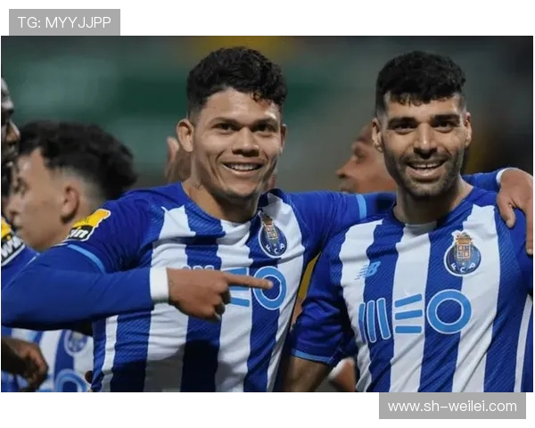 波尔图迎战劲敌展开激烈较量,争夺欧战资格决战一触即发 波尔图迎战劲敌展开激烈较量,争夺欧战资格决战一触即发