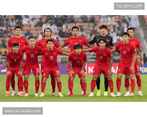 赛后分析：上海足球队与北京足球队的团队协作表现及其影响因素探讨